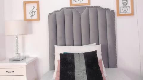 anni_honeyrivera online show from February 2025 10:32:02 PM