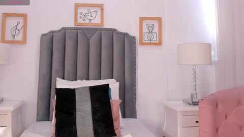 anni_honeyrivera online show from February 2025 07:31:02 PM