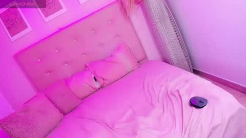 annie_dolce_ online show from February 2026 07:51:01 AM