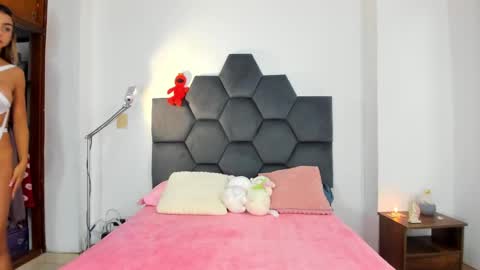 Annie online show from December 2024 04:43:01 PM