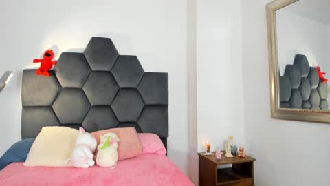 Annie online show from January 2025 12:52:02 AM