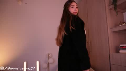 Annie Evans online show from November 2025 12:54:02 AM