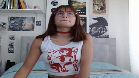 Snapshot of annie_jacke chatting on September 2025 12:19:01 PM Annie and Jacke online show from September 2025 12:19:01 PM