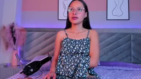 Snapshot of annie_lought chatting on December 2024 02:10:02 PM online show from December 2024 02:10:02 PM