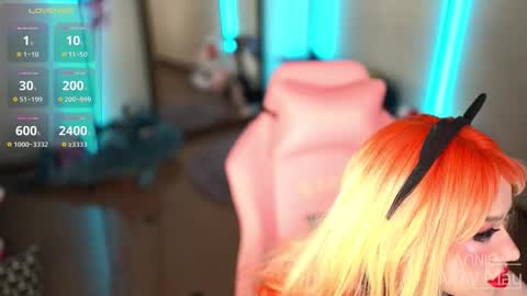 Annie May   online show from January 2026 02:43:02 PM