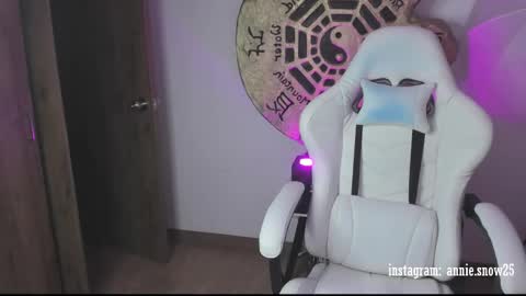 JEANNE no olvides seguirme dont forget follow me  uu online show from February 2025 04:40:01 AM