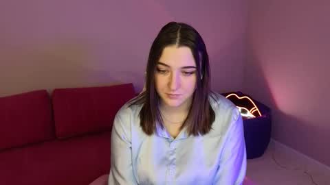 Annie online show from October 2025 01:06:02 AM