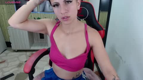 Snapshot of anniee_x chatting on January 2025 11:49:02 AM Anniee online show from January 2025 11:49:02 AM