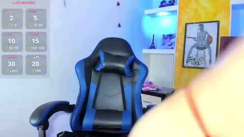 Snapshot of anniee_x chatting on May 2026 01:06:01 PM Anniee online show from May 2026 01:06:01 PM