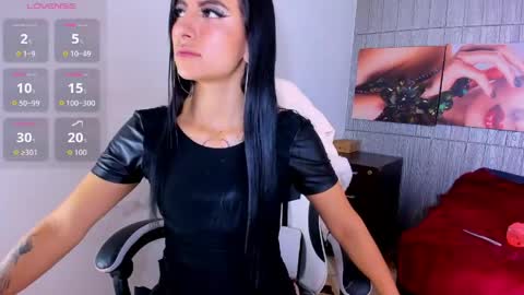 Snapshot of anniee_x chatting on May 2026 12:55:02 PM Anniee online show from May 2026 12:55:02 PM