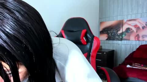 Snapshot of anniee_x chatting on May 2026 01:31:01 PM Anniee online show from May 2026 01:31:01 PM