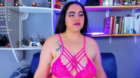 Snapshot of annieesweett_ chatting on June 2026 01:37:01 PM Annie Sweet Cherry online show from June 2026 01:37:01 PM