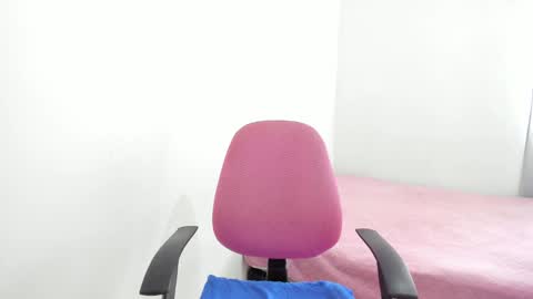 Annie  online show from March 2025 05:18:02 PM