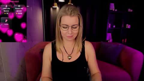 Annie online show from February 2025 05:48:02 AM