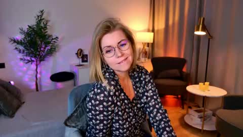 Annie online show from May 2026 06:53:01 AM