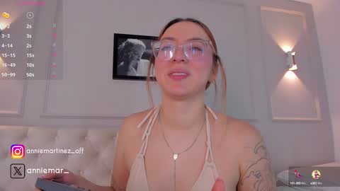 Snapshot of anniemartinezz chatting on January 2025 03:01:01 PM Annie online show from January 2025 03:01:01 PM