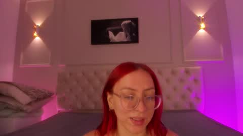 Snapshot of anniemartinezz chatting on September 2025 12:48:01 PM Annie online show from September 2025 12:48:01 PM