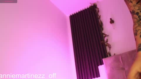 Snapshot of anniemartinezz chatting on October 2025 01:33:02 PM Annie online show from October 2025 01:33:02 PM