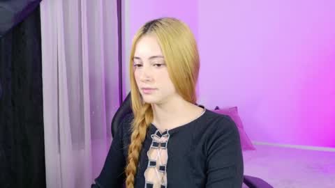 Snapshot of anniemora_ chatting on May 2026 01:57:02 AM Annie online show from May 2026 01:57:02 AM