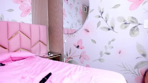 Snapshot of annierouse__ chatting on November 2025 12:49:01 PM annierouse__ online show from November 2025 12:49:01 PM