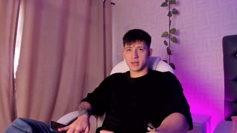 Annie  Alex online show from December 2024 01:22:01 PM