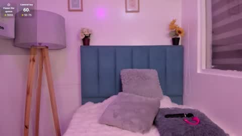 Annie Evans  online show from December 2025 04:16:01 PM