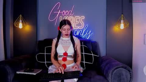 anny_loves online show from October 2025 12:06:01 PM