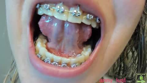 Issabela online show from January 2026 02:55:01 PM