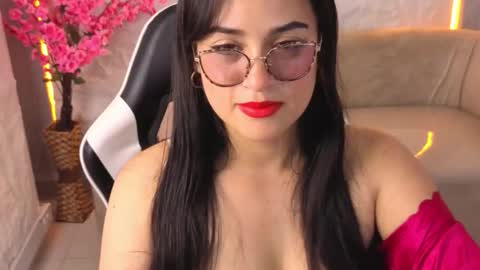 Snapshot of anny_star_tx chatting on November 2025 07:57:01 PM Live 1500am 2100pm COLOMBIAN HOUR online show from November 2025 07:57:01 PM