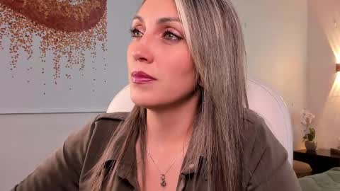 Anny online show from February 2025 11:54:01 AM