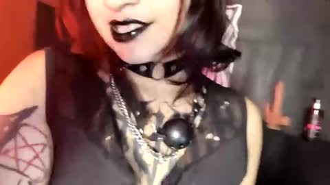 Annie online show from February 2026 10:06:01 PM