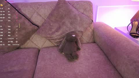 Snapshot of annybuny chatting on April 2026 11:41:01 AM Ana online show from April 2026 11:41:01 AM