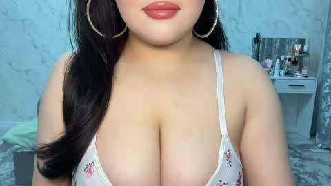 Snapshot of anora_sunny chatting on April 2026 04:39:01 PM Any online show from April 2026 04:39:01 PM