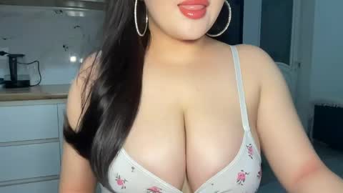 Snapshot of anora_sunny chatting on May 2026 01:33:02 AM Any online show from May 2026 01:33:02 AM