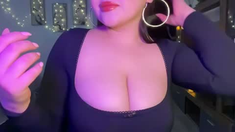 Snapshot of anora_sunny chatting on May 2026 06:23:02 PM Any online show from May 2026 06:23:02 PM