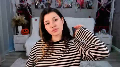 Anora online show from November 2025 01:22:04 PM