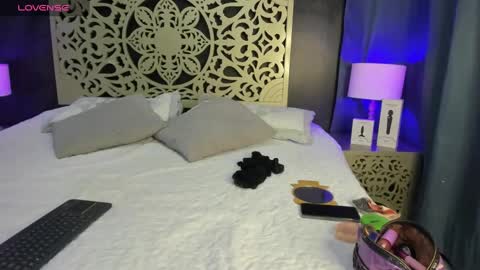 anthonelaDuque online show from February 2025 11:51:02 AM