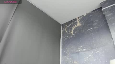 anthonelaDuque online show from January 2026 11:45:02 AM