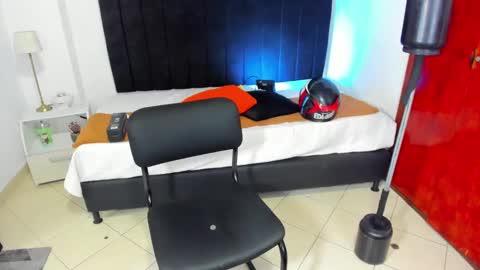       online show from January 2025 02:04:02 AM