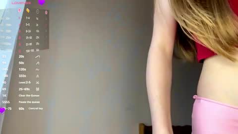 Snapshot of antionettepulgarin chatting on April 2026 03:44:01 PM Viktoria online show from April 2026 03:44:01 PM