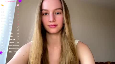 Snapshot of antionettepulgarin chatting on May 2026 03:06:01 PM Viktoria online show from May 2026 03:06:01 PM