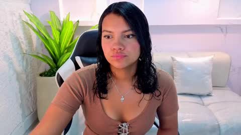 Snapshot of antonela_tp chatting on September 2025 12:40:01 PM Antonela online show from September 2025 12:40:01 PM