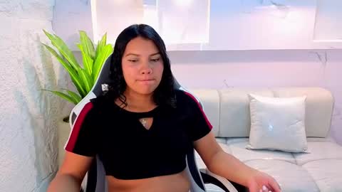 Snapshot of antonela_tp chatting on September 2025 12:28:02 PM Antonela online show from September 2025 12:28:02 PM