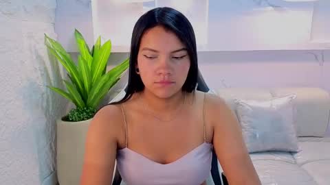 Snapshot of antonela_tp chatting on September 2025 12:52:02 PM Antonela online show from September 2025 12:52:02 PM