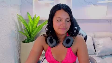 Snapshot of antonela_tp chatting on September 2025 05:27:02 PM Antonela online show from September 2025 05:27:02 PM