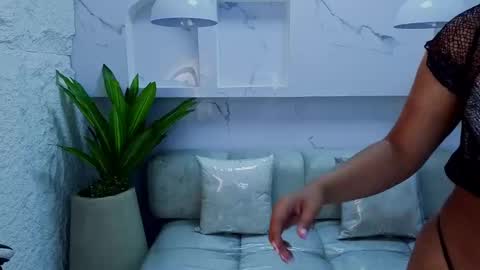 Snapshot of antonela_tp chatting on September 2025 01:05:02 PM Antonela online show from September 2025 01:05:02 PM