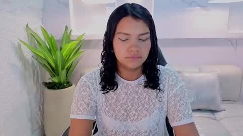 Snapshot of antonela_tp chatting on October 2025 12:55:02 PM Antonela online show from October 2025 12:55:02 PM