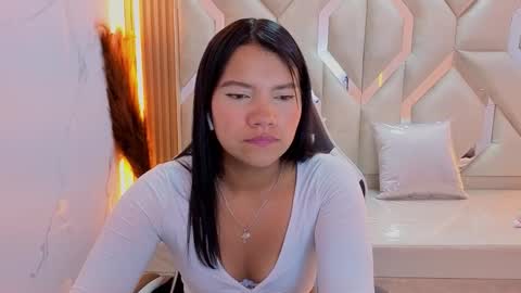 Snapshot of antonela_tp chatting on October 2025 12:49:02 PM Antonela online show from October 2025 12:49:02 PM