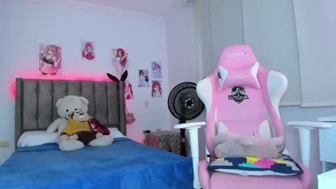 Snapshot of antonella_28_ chatting on December 2024 09:48:01 PM Antonella online show from December 2024 09:48:01 PM