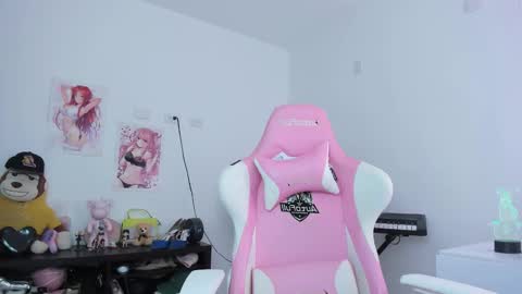 Snapshot of antonella_28_ chatting on September 2025 11:05:01 PM Antonella online show from September 2025 11:05:01 PM